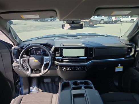 Used 2024 Chevrolet Silverado 1500 LT AWD/4WD image 21