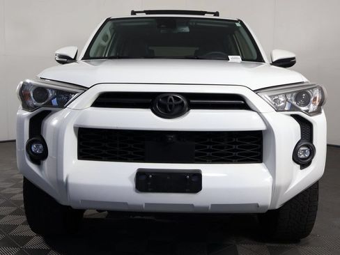 Used 2022 Toyota 4Runner SR5 Premium w/ Moonroof Package AWD/4WD image 2