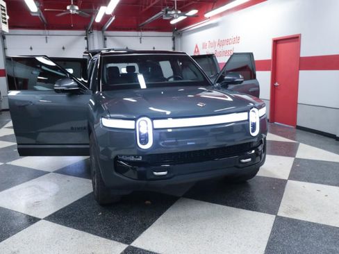 Used 2024 Rivian R1S Adventure Dual AWD/4WD image 26
