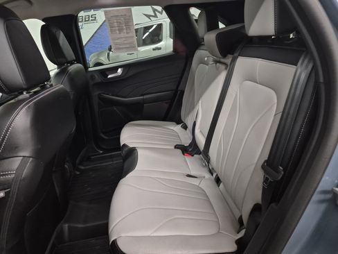 Certified 2025 Ford Escape SE w/ PHEV Premium Package image 15