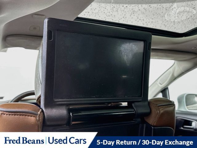 Used 2018 Chrysler Pacifica Limited w/ Tire & Wheel Group FWD image 33