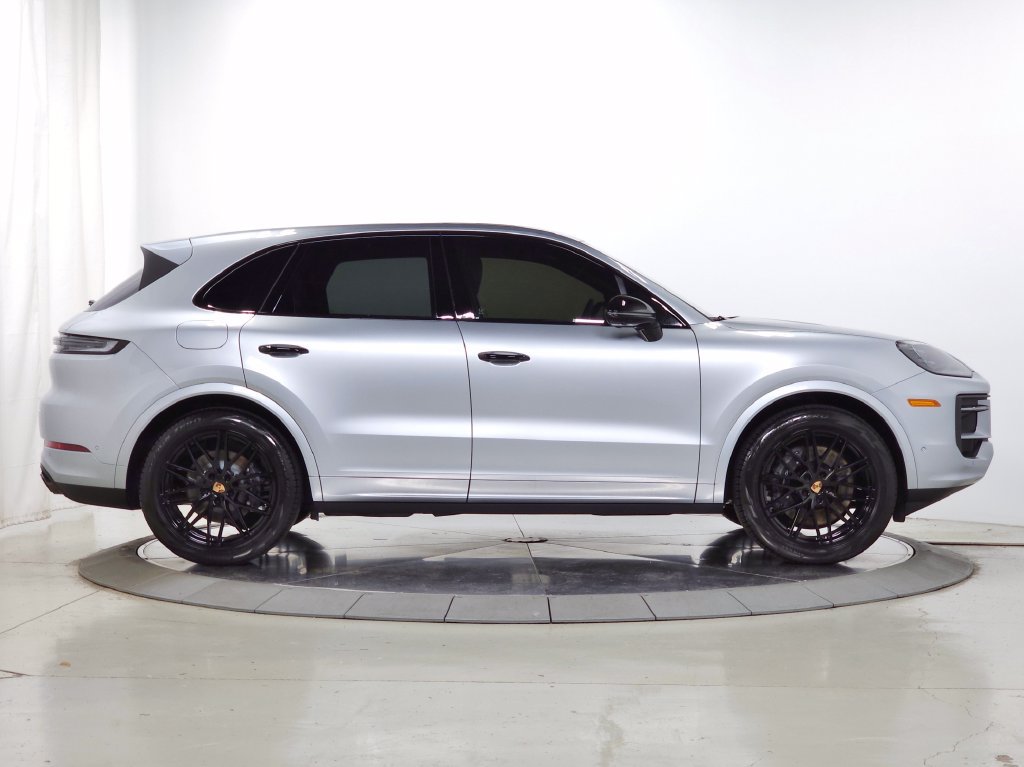 Used 2026 Porsche Cayenne AWD/4WD image 9