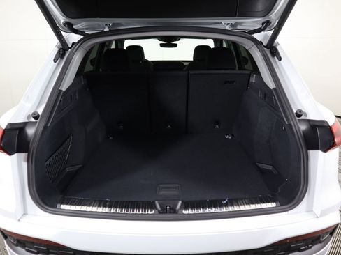 Used 2025 Audi Q5 Premium w/ Convenience Package image 30