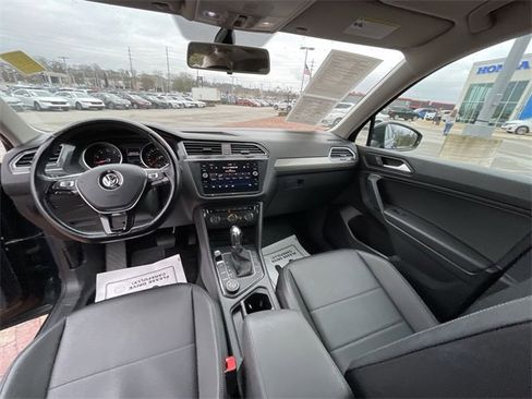 Used 2019 Volkswagen Tiguan SE image 22