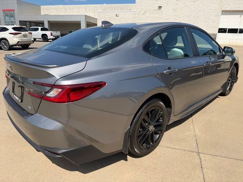Certified 2025 Toyota Camry SE AWD/4WD image 5
