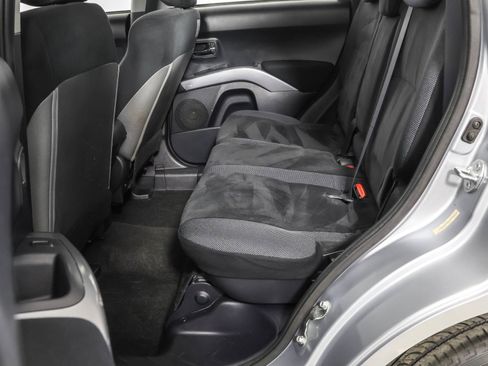 Used 2009 Mitsubishi Outlander ES image 31