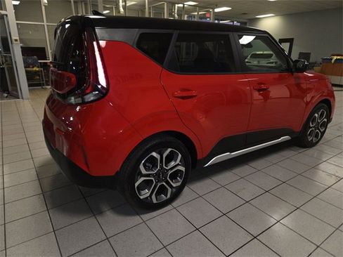 Used 2025 Kia Soul EX image 8