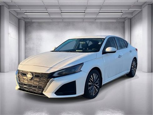 Used 2023 Nissan Altima 2.5 SV image 7