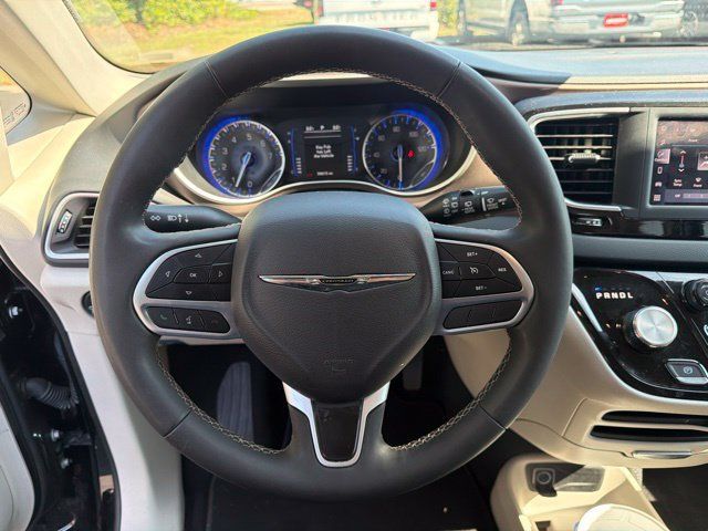 Used 2024 Chrysler Voyager LX FWD image 21
