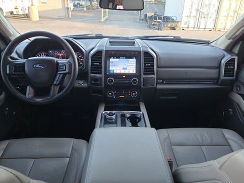 Used 2019 Ford Expedition XLT w/ Equipment Group 202A RWD image 13