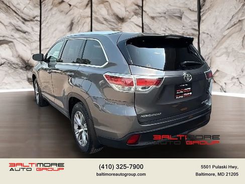Used 2015 Toyota Highlander XLE AWD/4WD image 6
