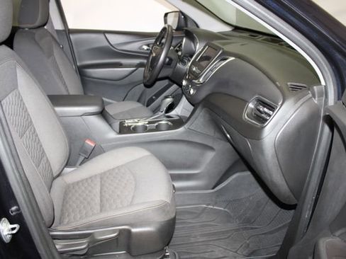 Used 2020 Chevrolet Equinox LT w/ Driver Convenience Package FWD image 11