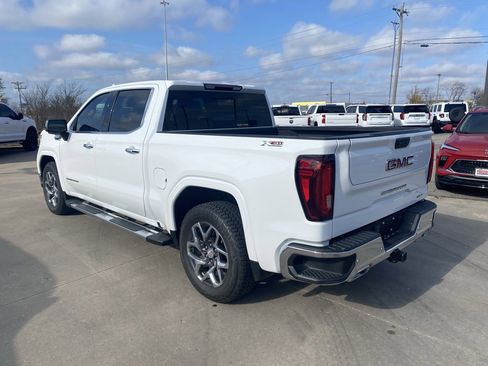 Used 2022 GMC Sierra 1500 SLT image 3