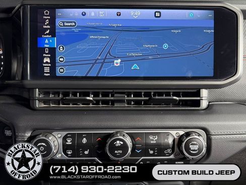 Used 2024 Jeep Gladiator Rubicon AWD/4WD image 25