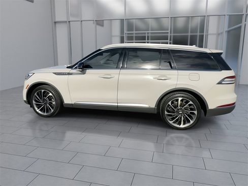 Used 2020 Lincoln Aviator Reserve w/ Equipment Group 202A image 5