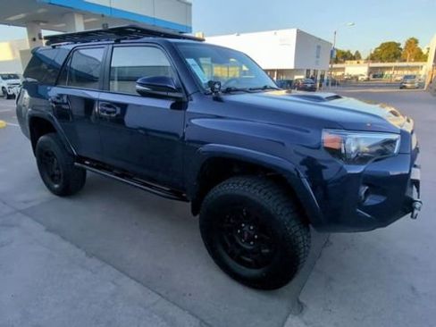 Used 2020 Toyota 4Runner TRD Off-Road Premium w/ Moonroof Package AWD/4WD image 2