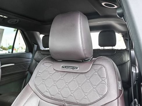 Certified 2025 Ford Explorer Platinum w/ LUX Leather Package AWD/4WD image 30