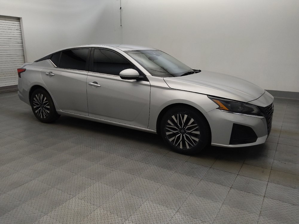 Used 2023 Nissan Altima 2.5 SV FWD image 11