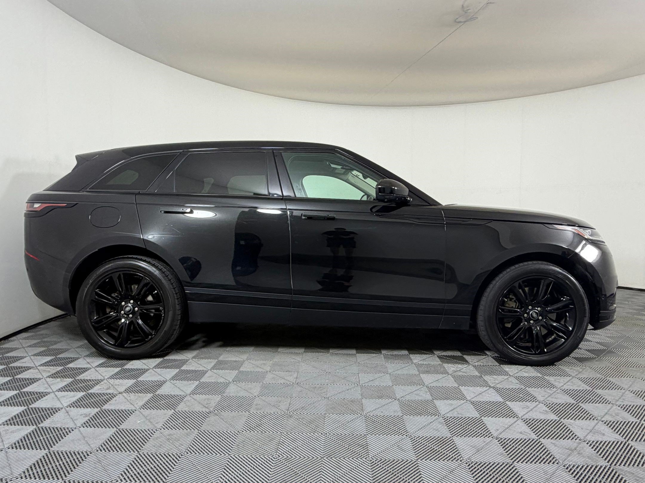 Used 2021 Land Rover Range Rover Velar S AWD/4WD image 8