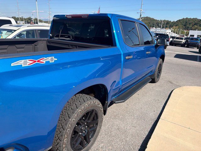 Used 2022 Chevrolet Silverado 1500 Custom w/ LPO, Dark Essentials Package AWD/4WD image 19
