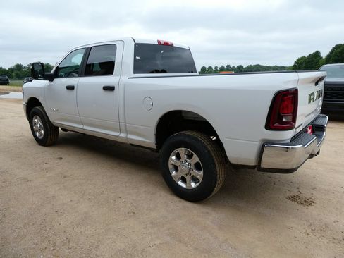 New 2026 RAM 2500 Big Horn AWD/4WD image 8