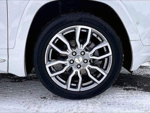 Used 2022 GMC Terrain Denali w/ Denali Premium Package image 9