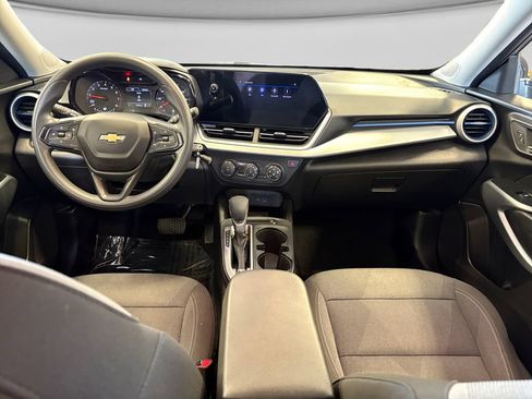 Used 2024 Chevrolet Trax LS FWD image 23