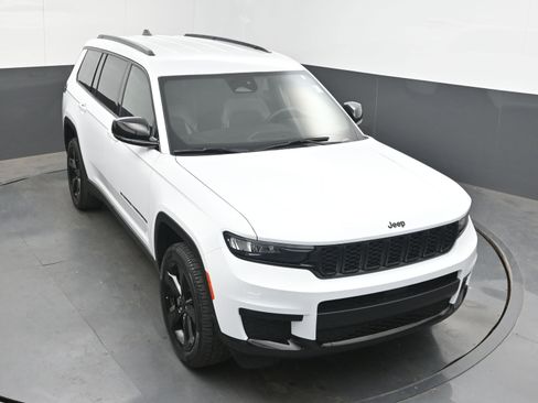 Used 2024 Jeep Grand Cherokee L Laredo image 27