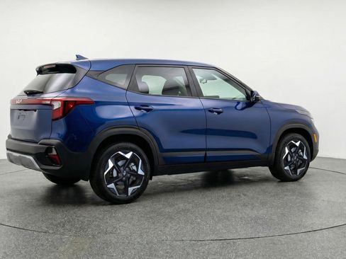 Used 2025 Kia Seltos S image 9