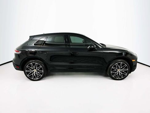 Certified 2025 Porsche Macan image 8