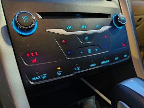 Used 2014 Ford Fusion SE w/ Equipment Group 502A image 11