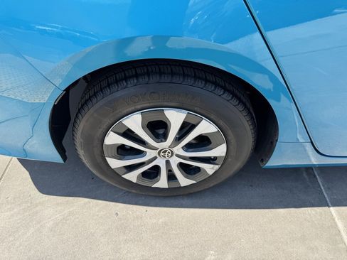 Used 2020 Toyota Prius Prime XLE image 15