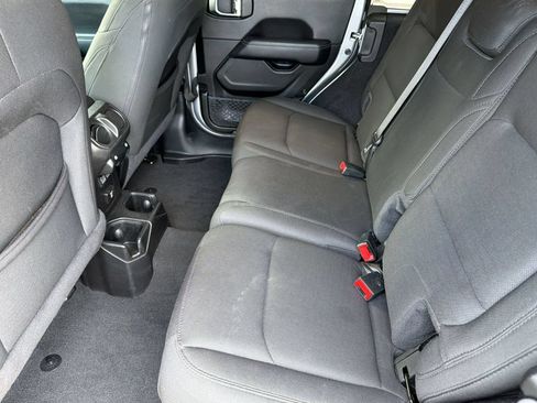 Used 2020 Jeep Wrangler Unlimited Sahara AWD/4WD image 21
