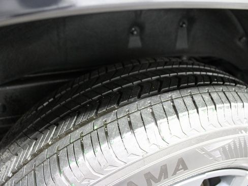 Used 2025 Toyota Sequoia Platinum image 34