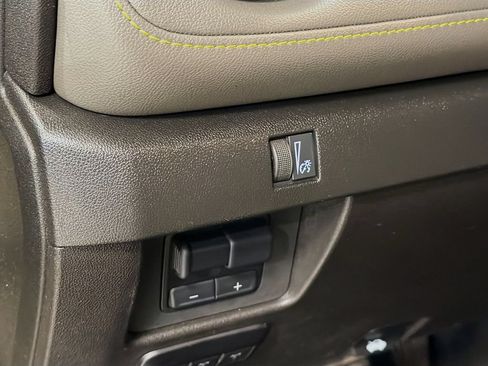 Used 2023 Chevrolet Colorado ZR2 w/ ZR2 Convenience Package III AWD/4WD image 12