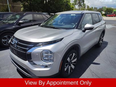 Used 2025 Mitsubishi Outlander SE