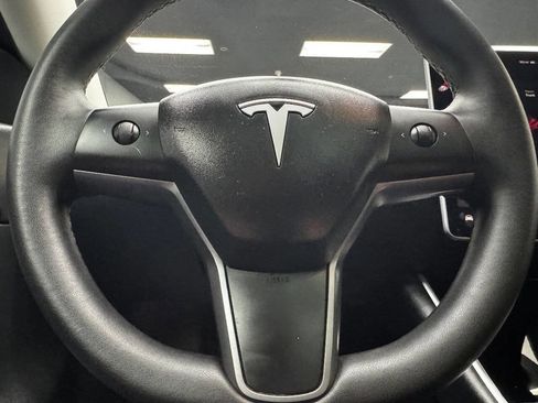 Used 2021 Tesla Model Y Long Range image 22