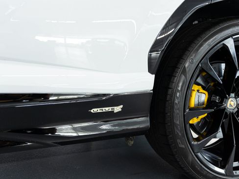 Used 2024 Lamborghini Urus S AWD/4WD image 21