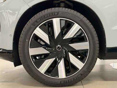 Used 2025 Volvo EX90 Ultra AWD/4WD image 13