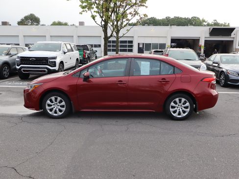 Used 2022 Toyota Corolla LE FWD image 7