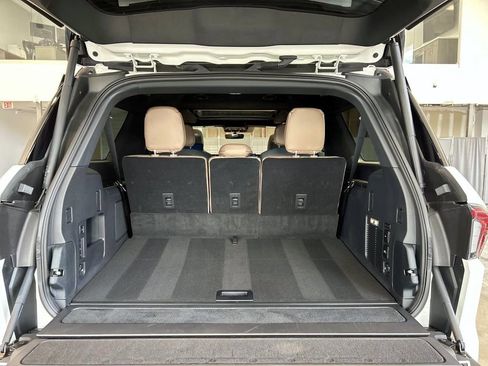 Used 2025 Lincoln Navigator L Black Label AWD/4WD image 11