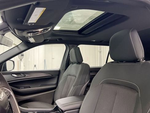 New 2026 Jeep Grand Cherokee L 4WD image 19