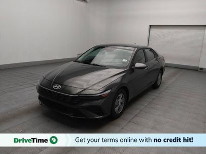 Used 2025 Hyundai Elantra SE