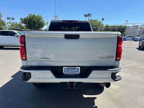 New 2026 Chevrolet Silverado 2500 High Country w/ Technology Package AWD/4WD image 4