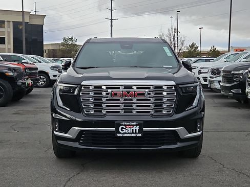 Used 2024 GMC Acadia Denali image 12