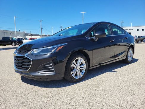 Used 2019 Chevrolet Cruze LT w/ LT Fleet Convenience Package FWD image 2