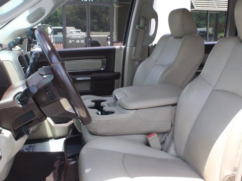 Used 2017 RAM 2500 Laramie w/ Convenience Group AWD/4WD image 13