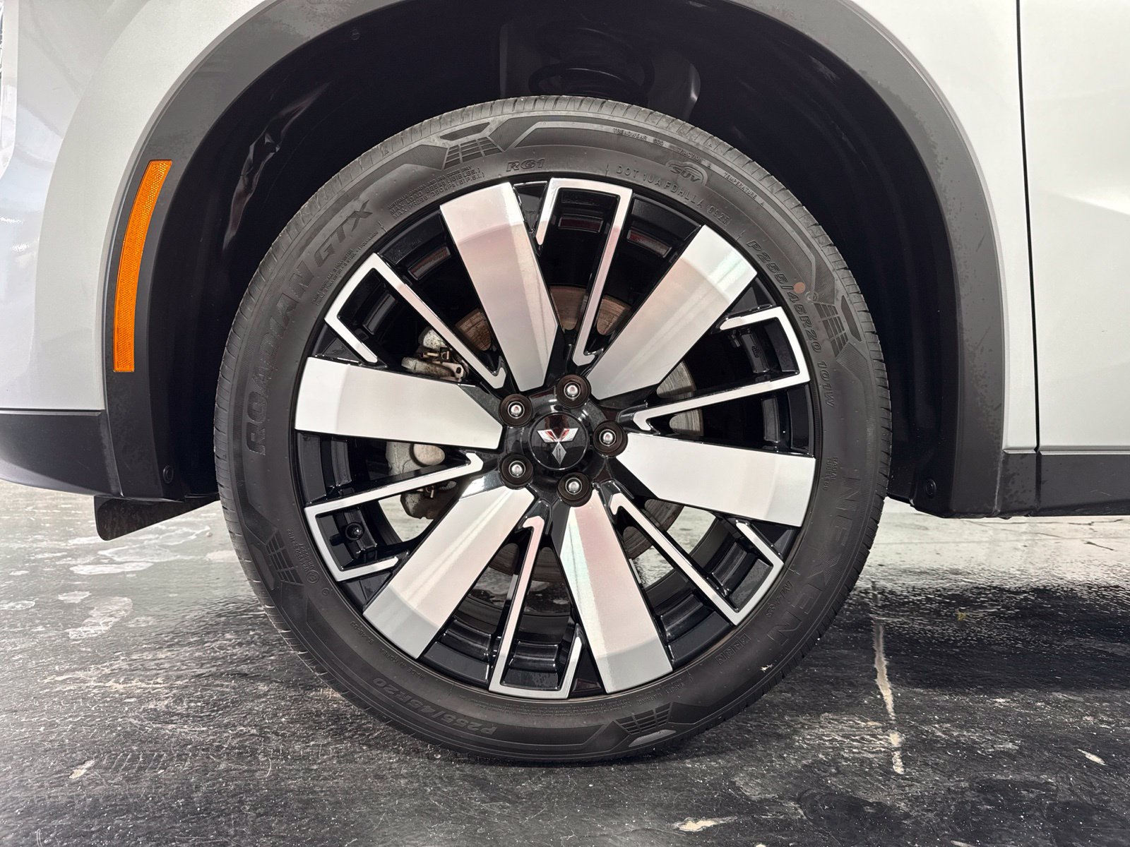 Used 2025 Mitsubishi Outlander SE AWD/4WD image 8