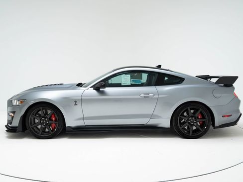 Used 2022 Ford Mustang Shelby GT500 w/ Carbon Fiber Track Pack RWD image 6