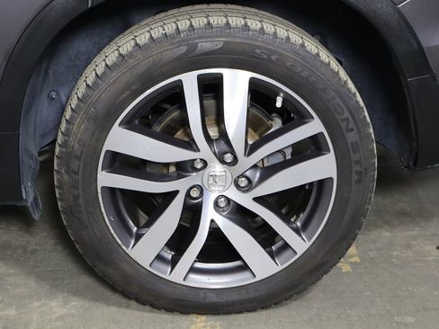 Used 2017 Honda Pilot Touring image 38